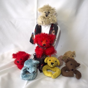 Scarf Hugs Scarf Hugs